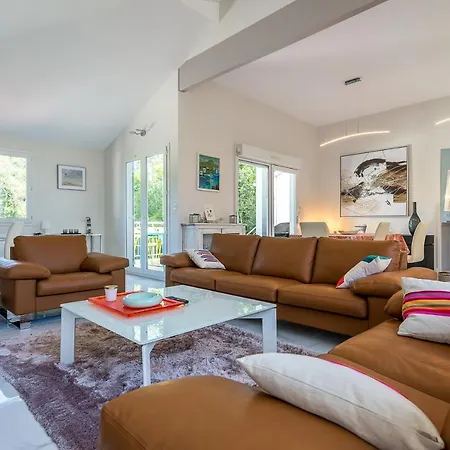 Villa Oihana, 1 Km From Beach *